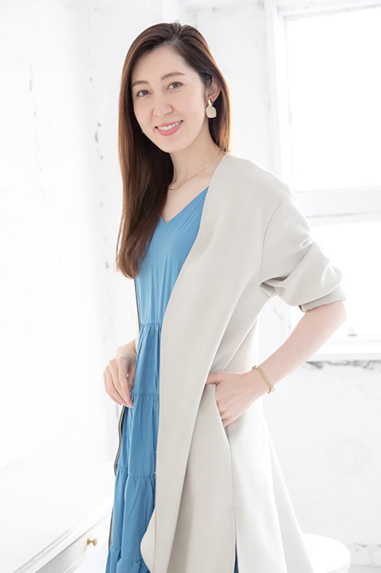 竹下彬子 (AKIKO TAKESHITA)